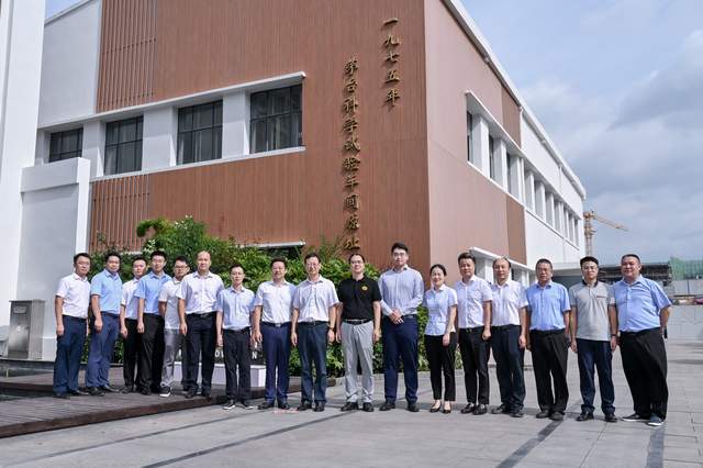 习酒公司党委书记、董事长钟方达一行到访贵州珍酒