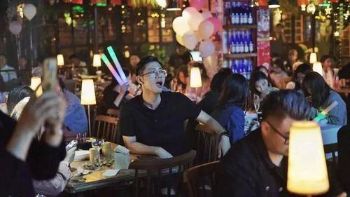 中餐、火锅、小面+小酒馆,餐饮企业纷纷靠向小酒馆赛道
