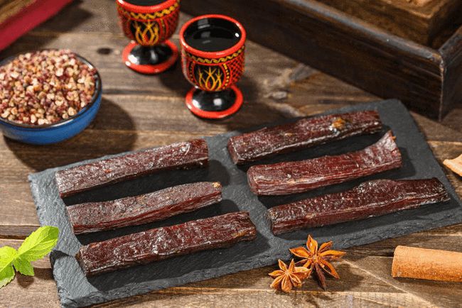 凉山华记思奇香:手撕牛肉撕出来的牛肉龙头企业