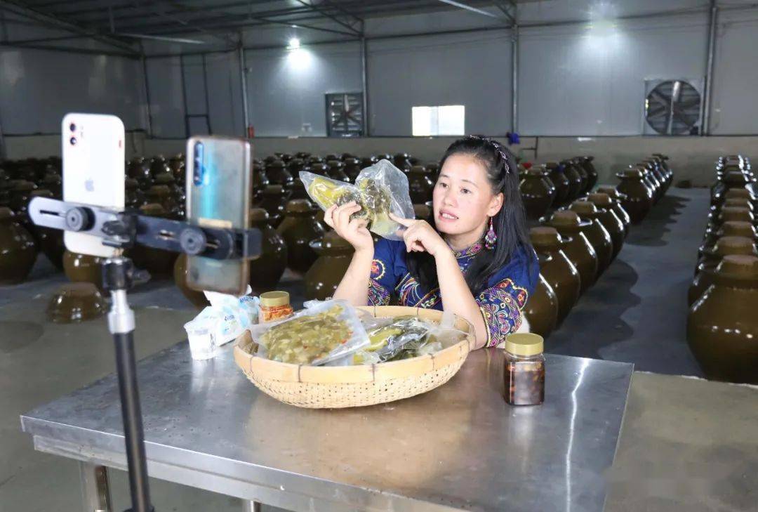 柳城这家泡菜企业,成为了乡村振兴样板!