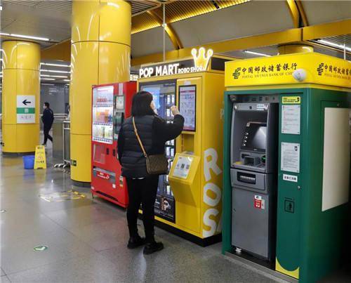 从“便利店荒漠”到“网红打卡地”,北京首批地铁便利店探店记