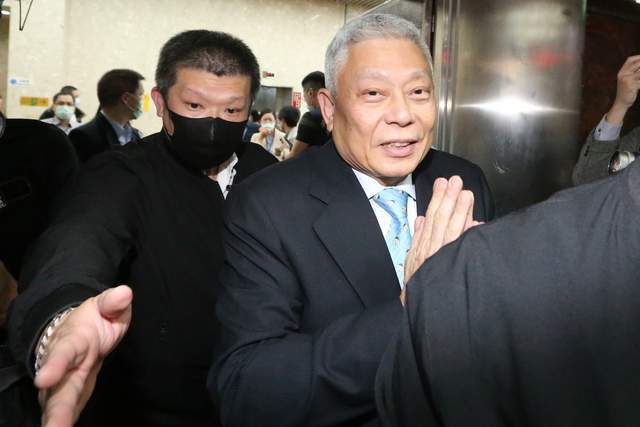 身家510亿霸道总裁竟是新媒体小编,旺旺集团比赌王家还有戏?