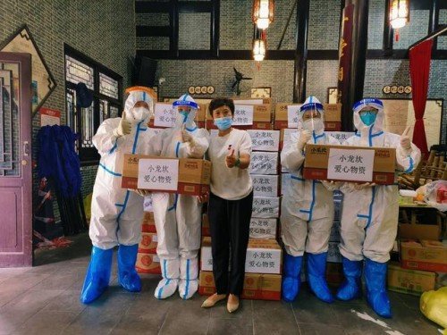小龙坎火锅:3000余份“爱心餐”温暖“抗疫人”