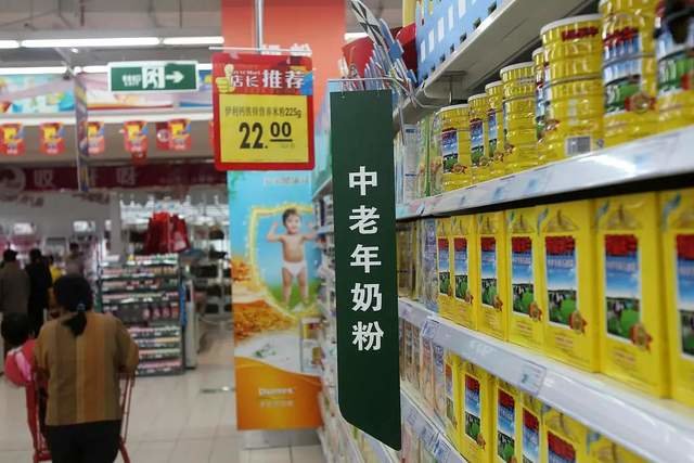 羊奶、驼奶、减糖奶,巨头卷向老年奶