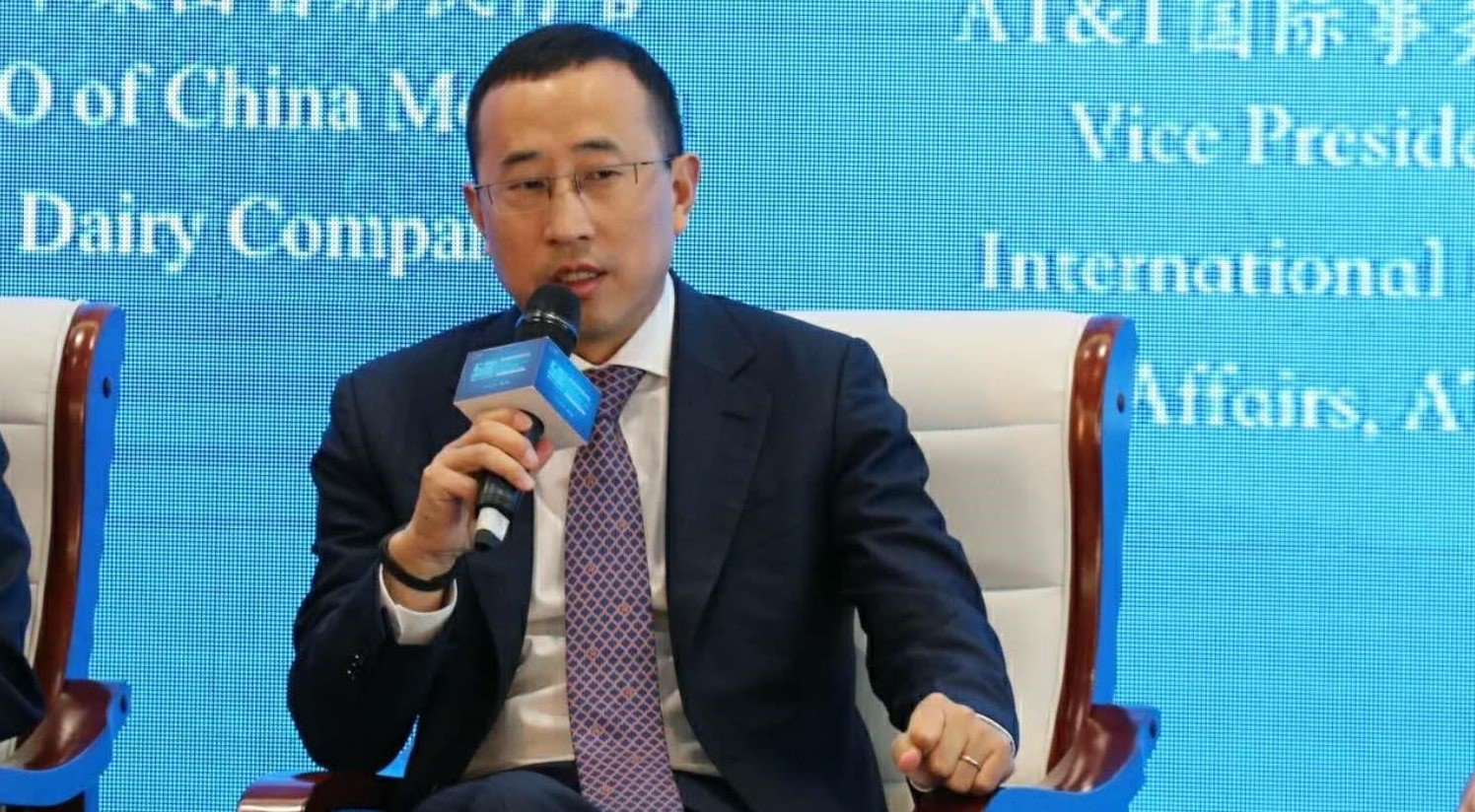 卢敏放治下蒙牛这6年：大刀阔斧百亿买买买，为何却收效较差？