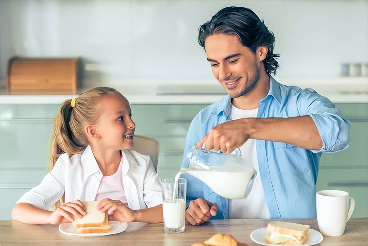 被商家炒上天的羊奶,营养价值真要比牛奶高?