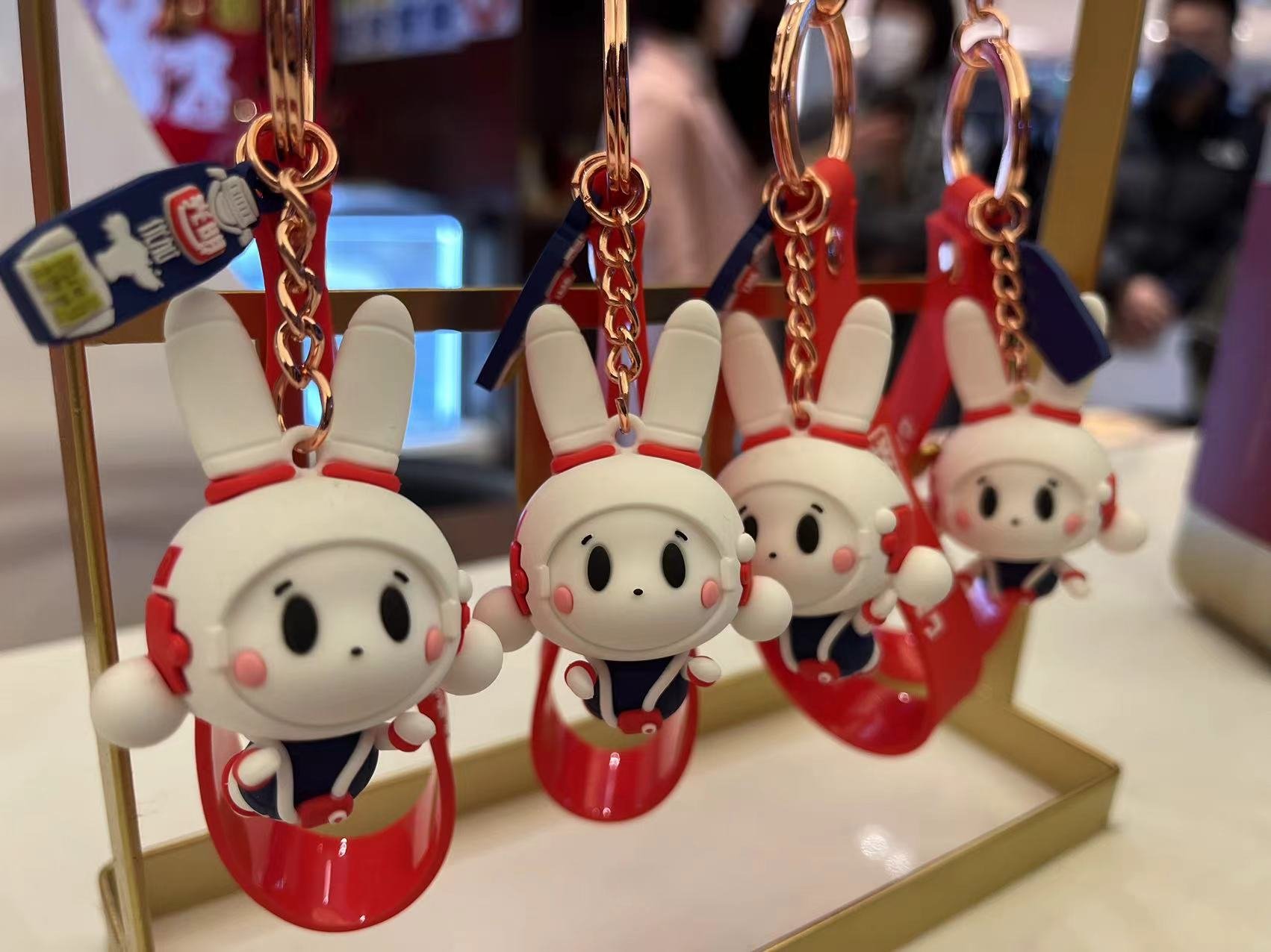 光明乳业新年再上新,大展红“兔”饮品受追捧