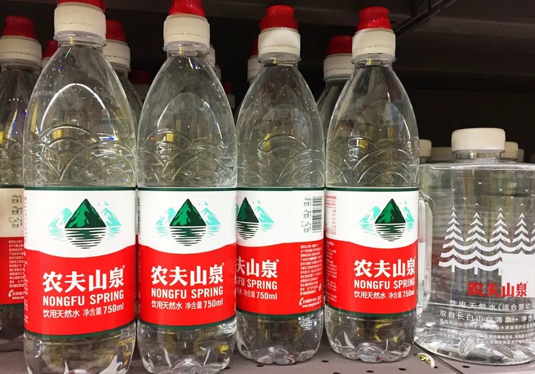 农夫山泉桶装水涨价！成本压力在瓶子，瓶装水是否也涨？