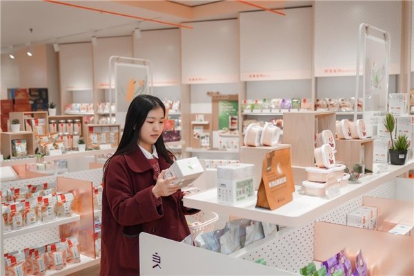 良品铺子“高端零食”战略:在优质产地源头找答案