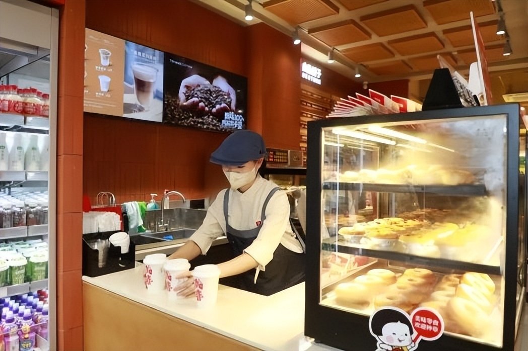 零食行业进入分化时代,良品铺子们何以破局?