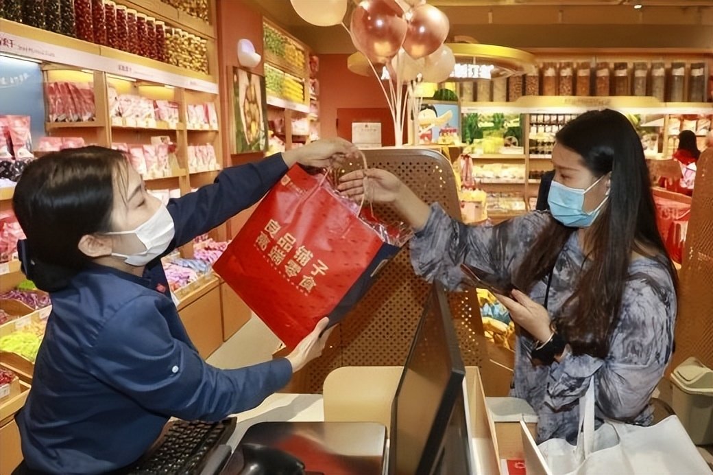 零食行业进入分化时代,良品铺子们何以破局?