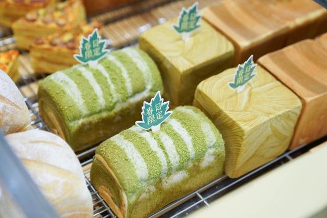 烘焙接着卷:“中国味”成新顶流!小龙虾、艾草揉进吐司