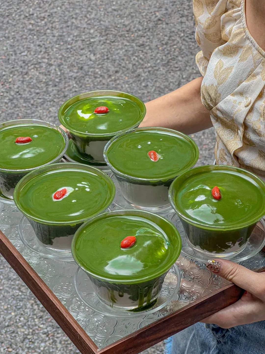 火锅排队王,都在“卷”甜品