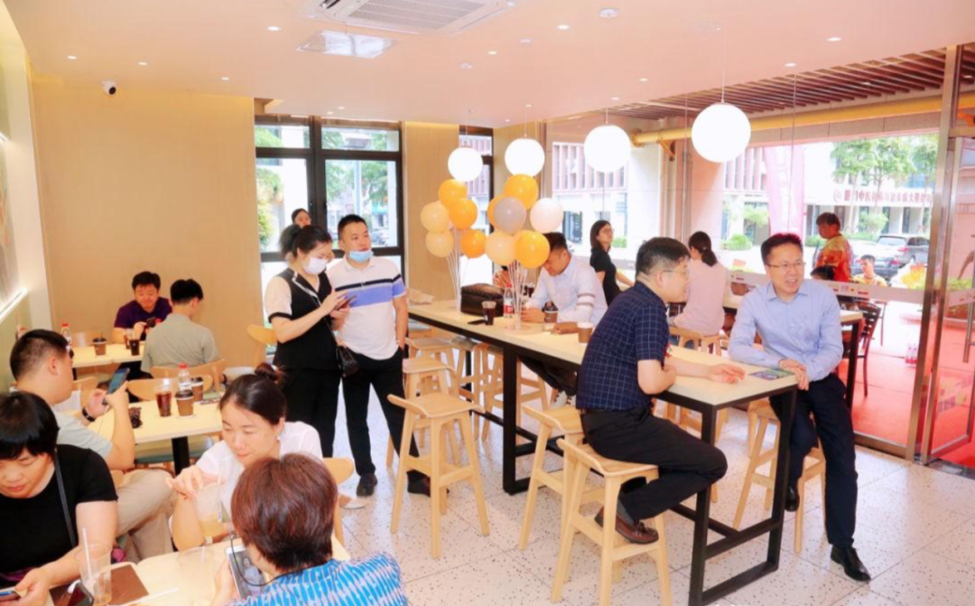 “第三空间”争夺战:便利店、咖啡馆、奶茶店,谁更强?