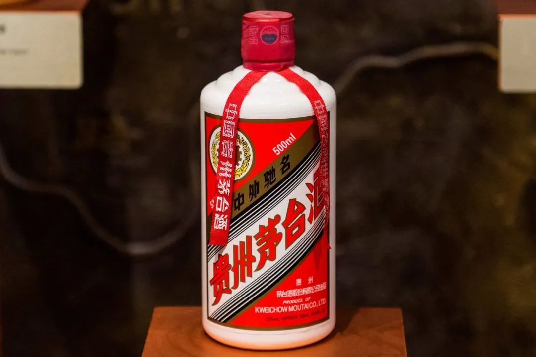 茅台+瑞幸=1天542万杯,销售破亿,酱香味对年轻人够「香」吗?