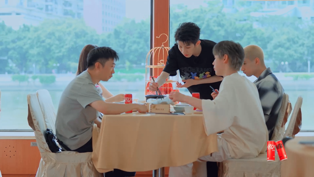 食饮品牌如何用深度内容摆脱内卷？