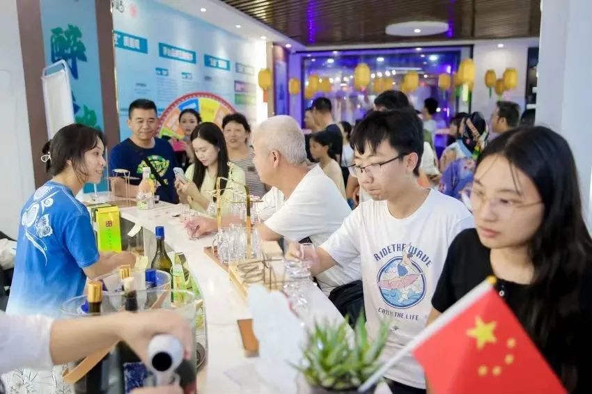 超14万人在双节逛茅台驿站：美酒×美景享受醉美生活方式