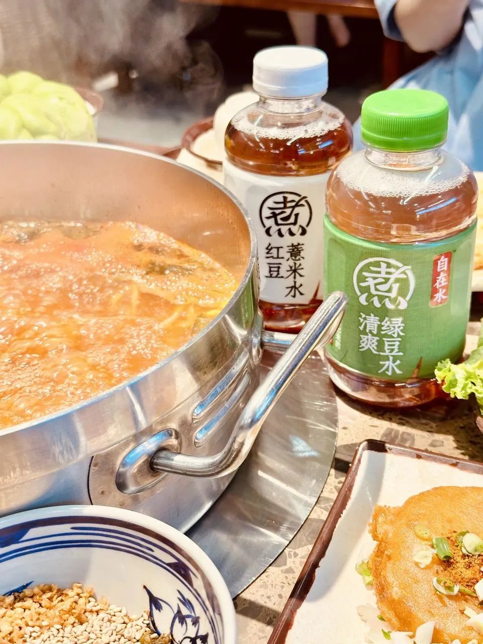 元气森林“煮出”新10亿级大单品，山姆月售超15万箱！“中式养生水”未来不止百亿市场？