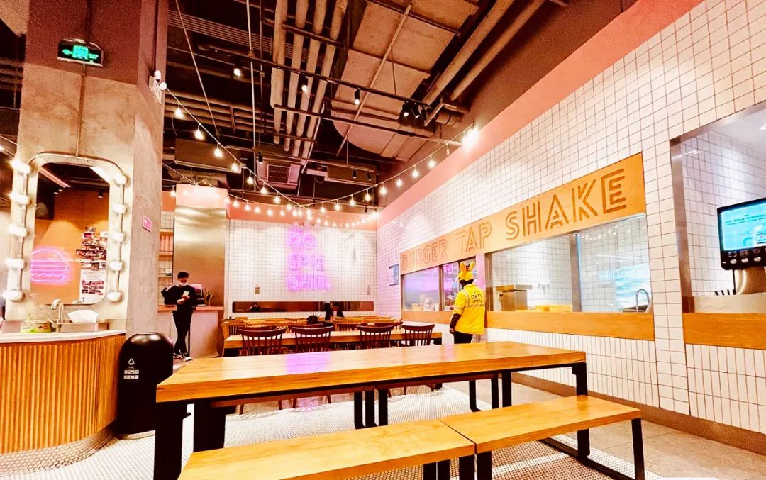 腾讯、字节、B站纷纷入局餐饮,冲什么去的?