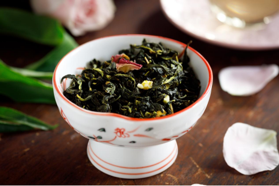 完整+高端+原叶+特调,Chabiubiu如何反脆弱
