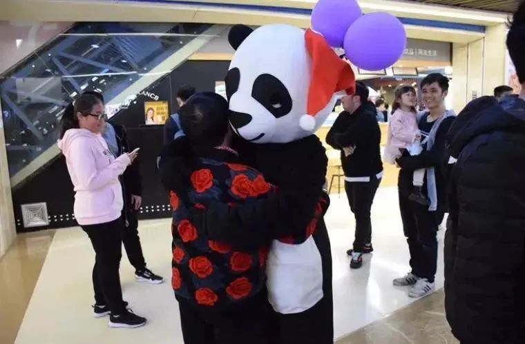 熊猫不走杨振华：我们卖的不是蛋糕而是它背后的情感表达
