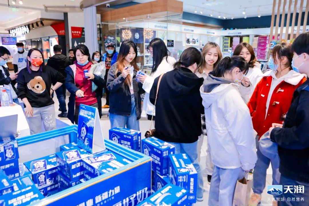 圈粉Z世代，天润奶啤为啥这么对年轻人的脾气？
