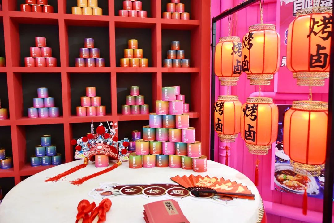 成立4年的自嗨锅，正在成为“中国食品界的宝洁”