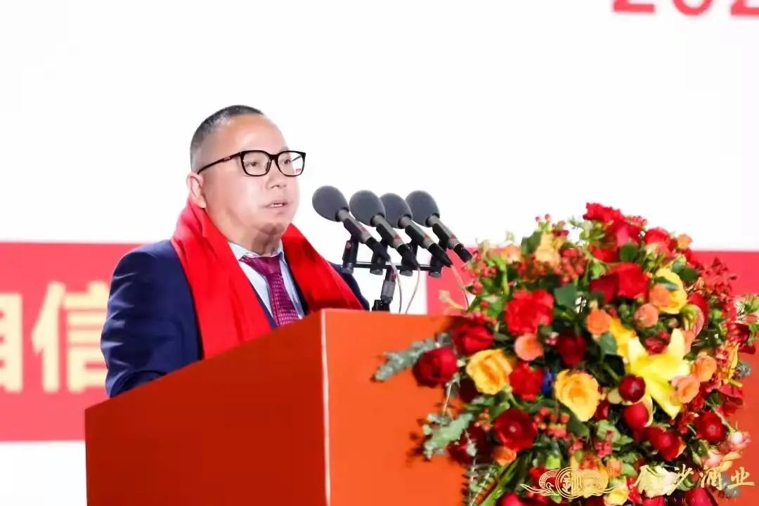4年翻40倍的金沙,6年翻28倍的国台,谁的“百亿”更稳?