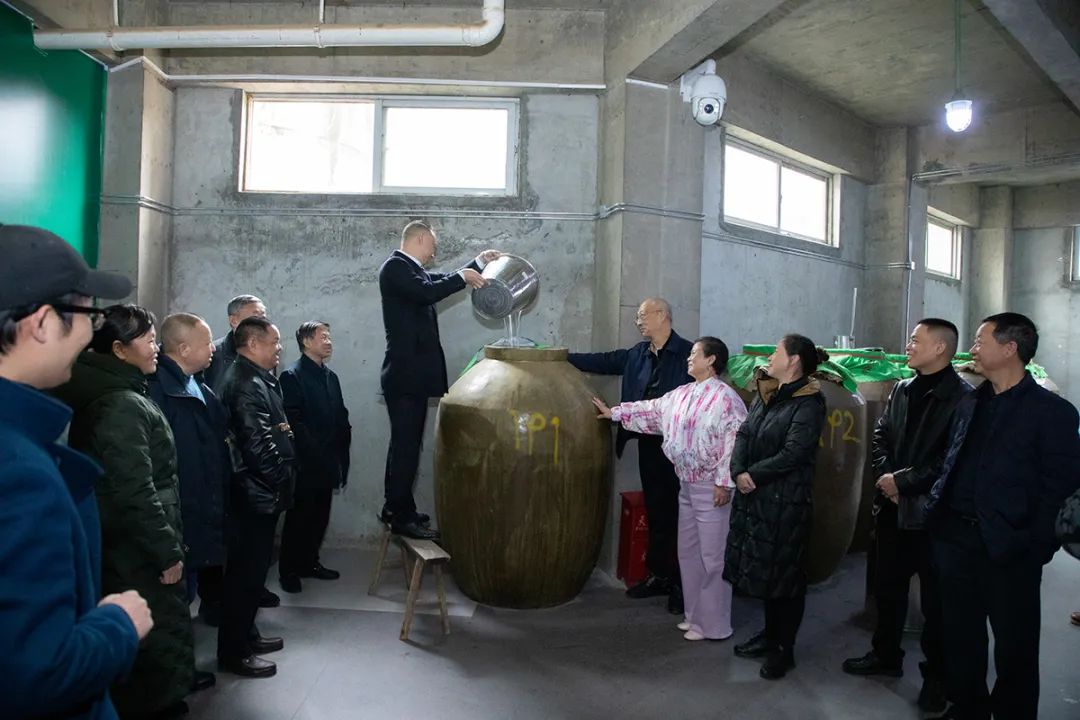 酱酒品控前移!“大师天团”集体下场”盘勾”