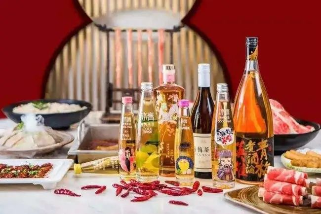 白酒挤不进去的领域，低度酒却畅行无阻？
