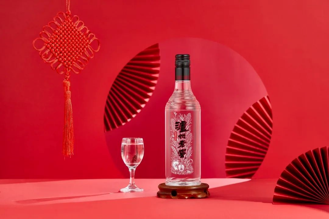 拿钱砸动销的“国民口粮酒”——泸州老窖“黑盖”!
