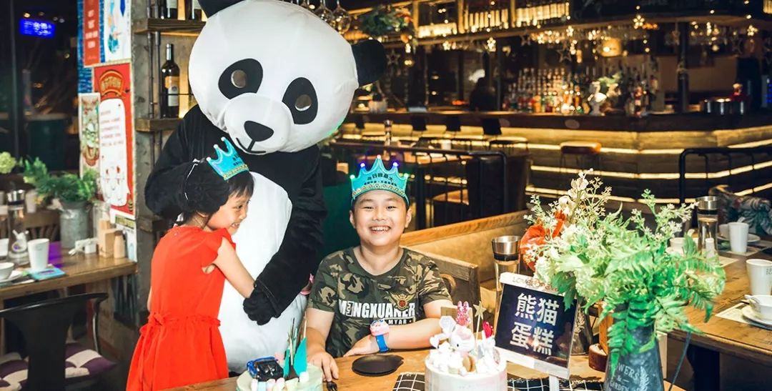 ​拆解小白心里软、a1云蛋糕、熊猫不走蛋糕3个新融资案例，看品牌创始和投资人的底层逻辑是什么？