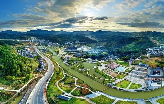 黄金酿酒带+红岩洞藏，助力章贡酒业布局全省，冲击全国