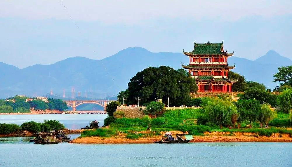 黄金酿酒带+红岩洞藏，助力章贡酒业布局全省，冲击全国