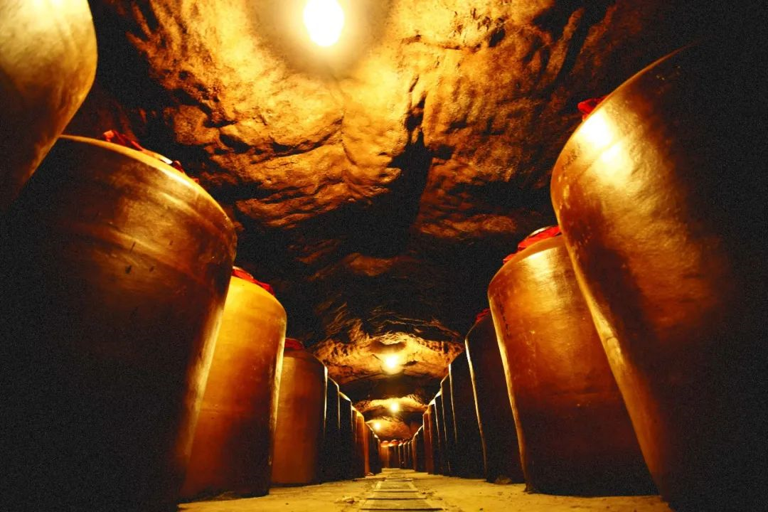 黄金酿酒带+红岩洞藏，助力章贡酒业布局全省，冲击全国