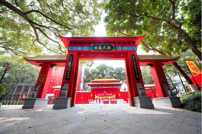 名酒70年，筑基+引领=泸州老窖？