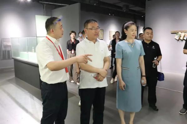 张正的行走足迹,释放什么信号?