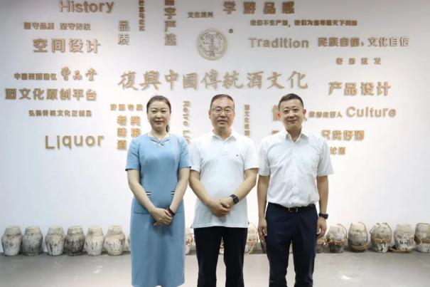 张正的行走足迹,释放什么信号?