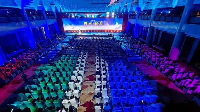 茅台酒经销商表彰会，丁雄军以“五个创美”布局下半年！