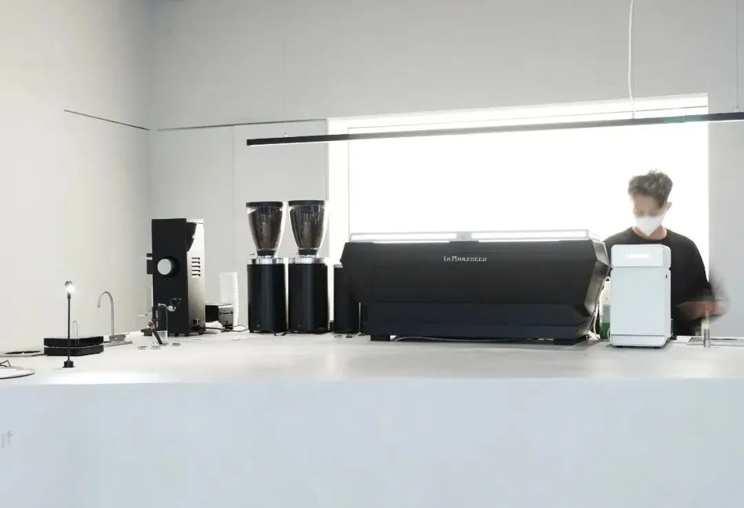 对话创始人| 自建2000m²烘焙工厂，新锐咖啡品牌abit coffee靠什么吸引年轻人？