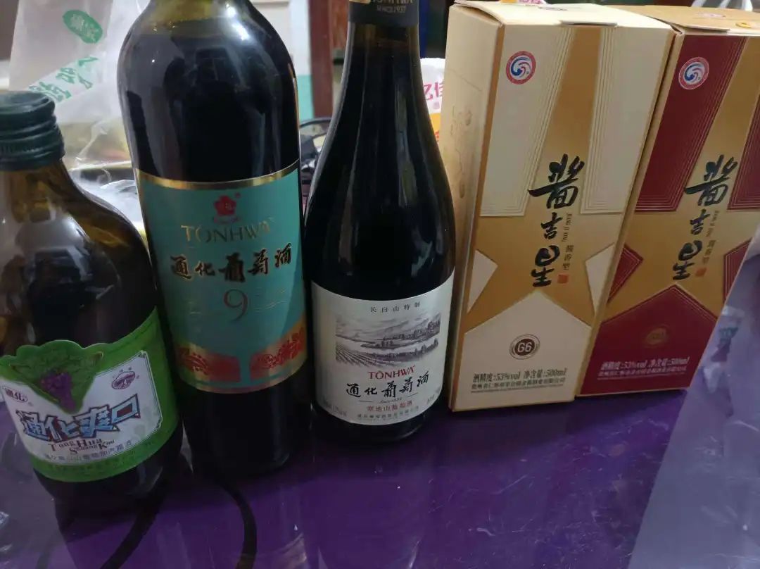 一年多，ST通葡并没能通过“染酱”摆脱困境