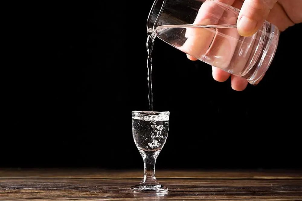 爆雷！郑州有业务员“卷走”酒商上千万