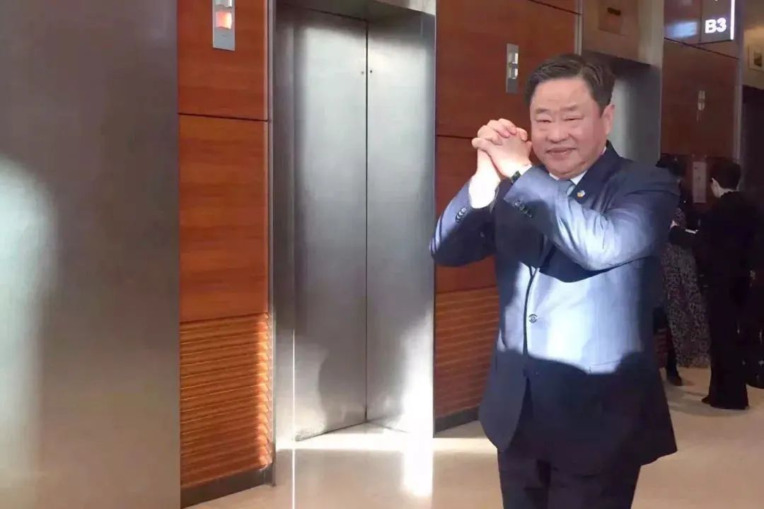 年度人物丨荣退宁高宁、深情秦英林、坚定的蔡衍明和盛放的钟睒睒