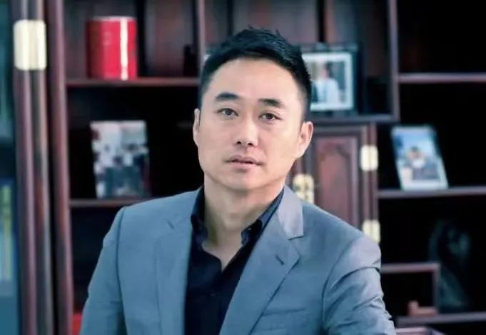 半年亏2.6亿!硬凹高端人设的卫龙,卖不动了