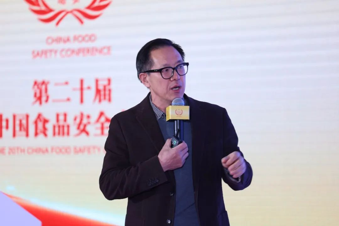 三元食品蝉联多项大奖,董事长获“优秀企业家”称号!