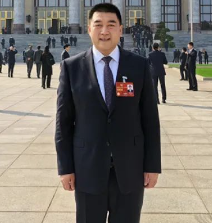 冷友斌.jpg 全了!你关心的乳业两会建议都在这里!