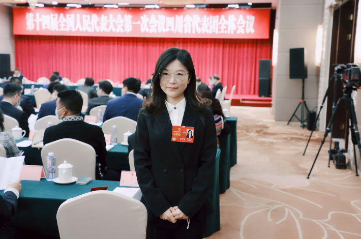 舍得酒业陈柏蓉两会建言：聚焦科技创新、构建国际标准体系助推白酒出海