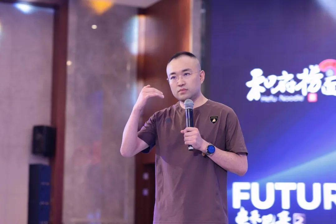 和府捞面走钢丝：拿料理包做骨汤，放“2万家门店”的大卫星