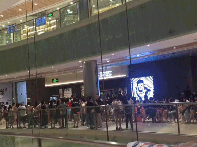 中国最“二”顶流：关店1万家，它能否绝境逃生？