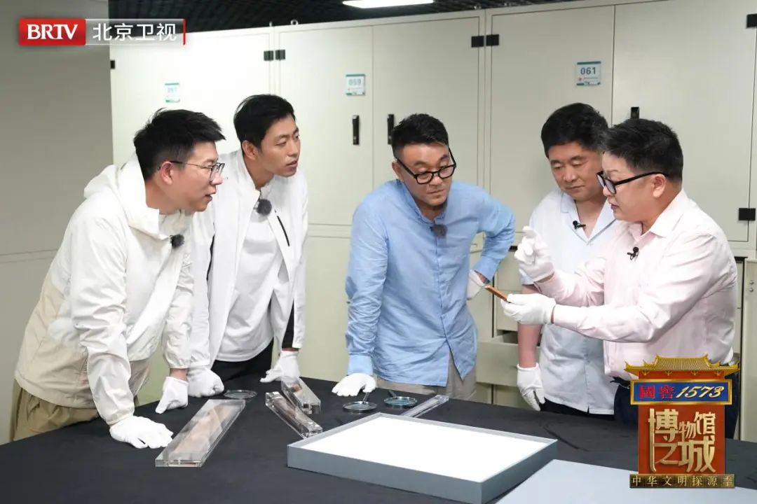 单霁翔带队体验泸州酒文化?